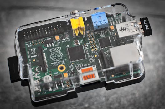 raspberry-pi-computer-linux-163073-163073-1 Detailed image of a Raspberry Pi microcomputer circuit board in a clear case.